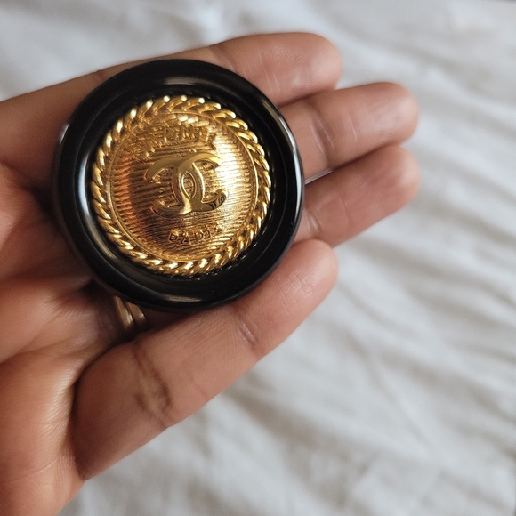 Chanel Brooch - Picture 5 of 12